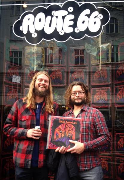 Et par medlemmer af bandet dukkede op senere på dagen. Foto: Stinne Skovbjerg